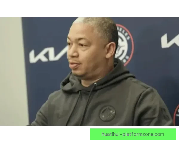 泰伦卢表示只要继续执教快船 就会保障邓恩合同